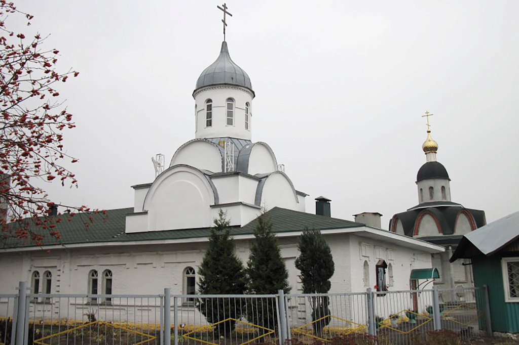 Храм преподобного Серафима Саровского рядом с Приозерным кладбищем Храм преподобного Серафима Саровского рядом с Приозерным кладбищем